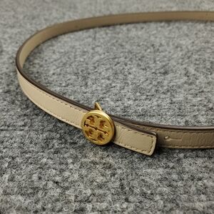 Tory Burch Miller Skinny Belt Size Medium 1/2 Inch Thin Cream Nude Leather